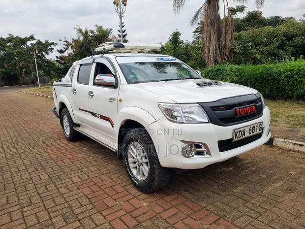 Toyota Hilux 2014 Off white
