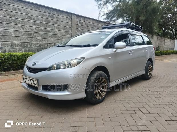 Toyota Wish 2011 Silver