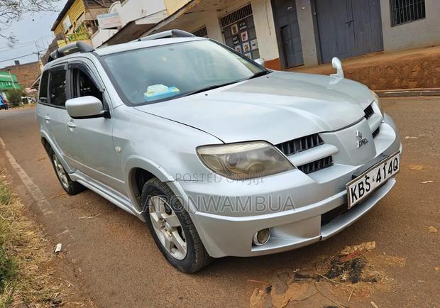 Mitsubishi Airtrek 2005 Silver