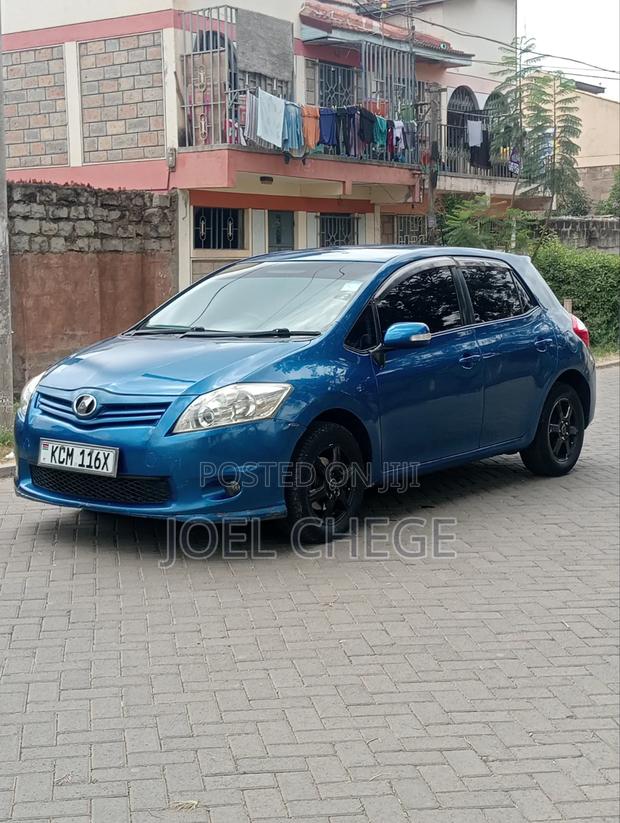 Toyota Auris 2010 Blue