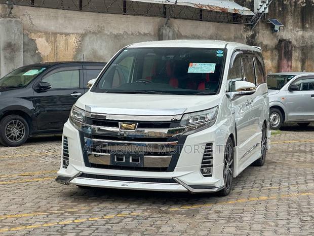Toyota Noah 2.0 FWD (7 Seater) 2019 Pearl