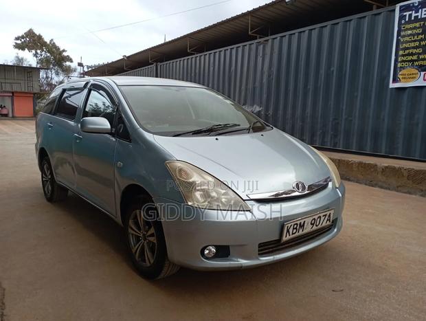 Toyota Wish 2004 Blue