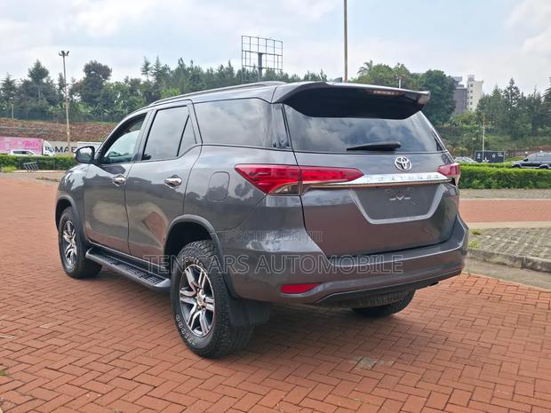 Toyota Fortuner 2016 Gray