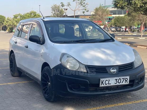 Nissan Advan 2009 White