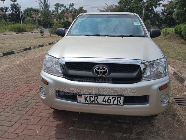 Toyota Hilux 2011 Silver