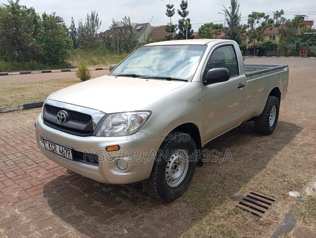 Toyota Hilux 2011 Silver