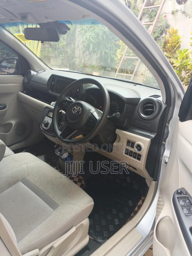 Toyota Passo 2016 Silver