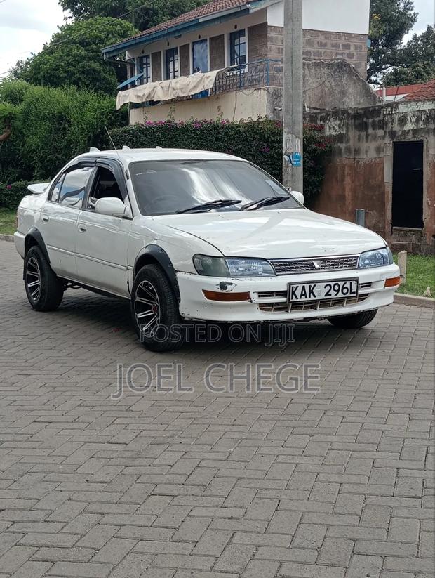 Toyota Corolla 1997 White