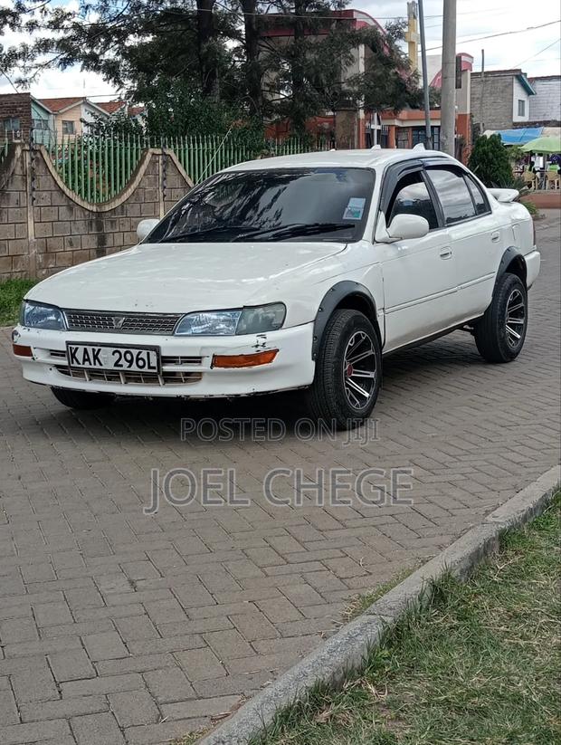 Toyota Corolla 1997 White