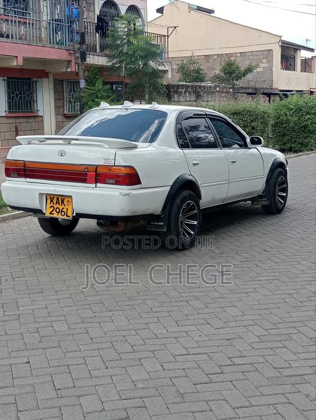 Toyota Corolla 1997 White