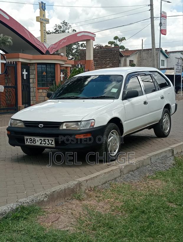 Toyota Corolla 2002 White