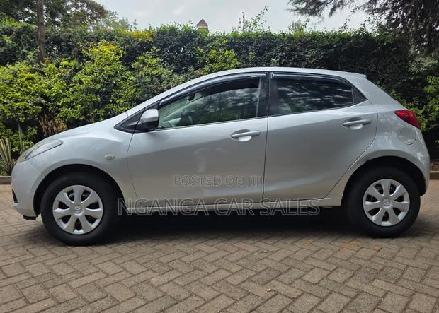 Mazda Demio 2012 Silver