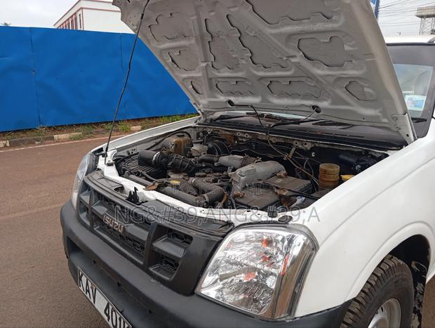 Isuzu D-MAX 2006 White