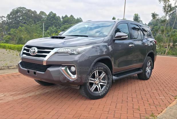 Toyota Fortuner 2016 Gray