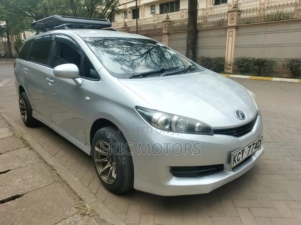 Toyota Wish 2013 Silver