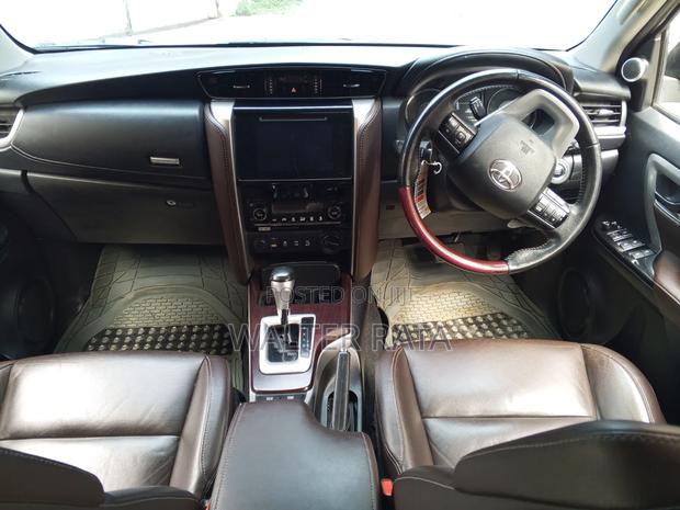 Toyota Fortuner 2017 Brown