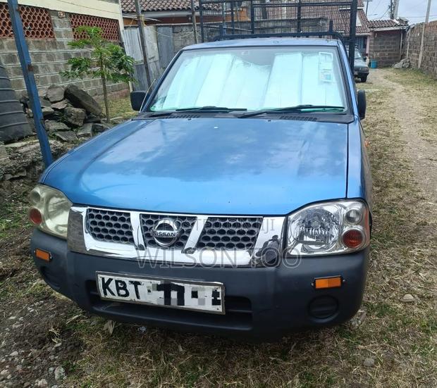 Nissan Hardbody 2011 Blue