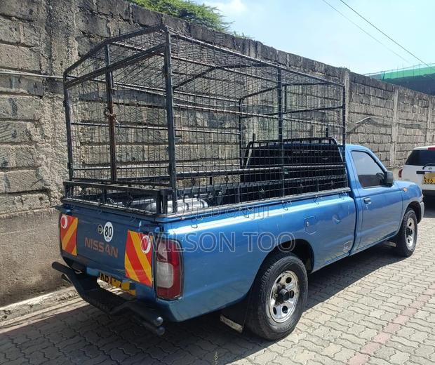 Nissan Hardbody 2011 Blue