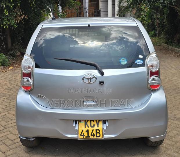 Toyota Passo 2012 Silver