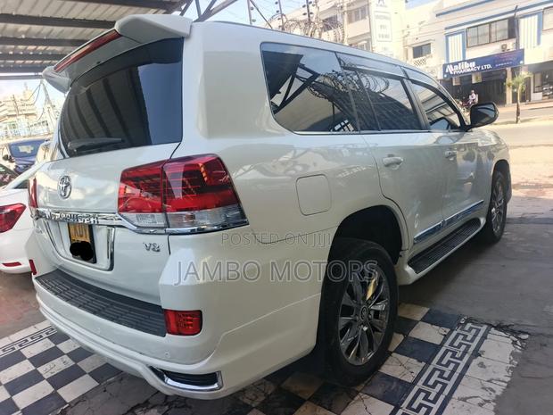 Toyota Land Cruiser 4.5 V8 TD 2019 White