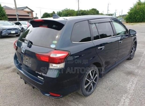 Toyota Corolla Fielder 1.5 Hybrid FWD 2019 Black