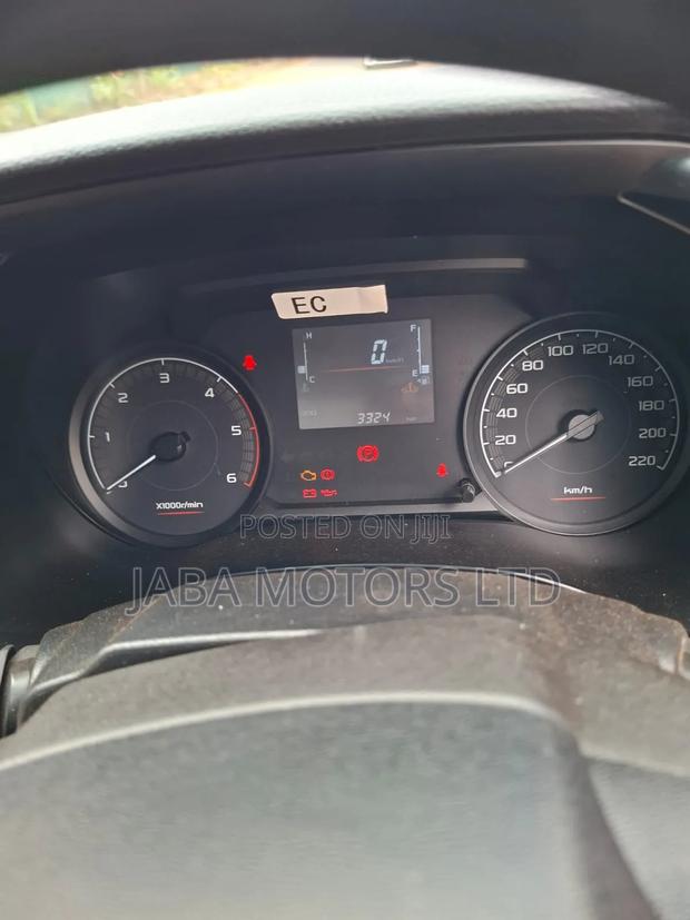Isuzu D-MAX 2025 Gray