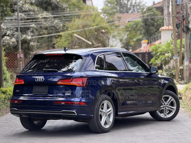 Audi Q5 2.0T Premium AWD quattro 2018 Blue