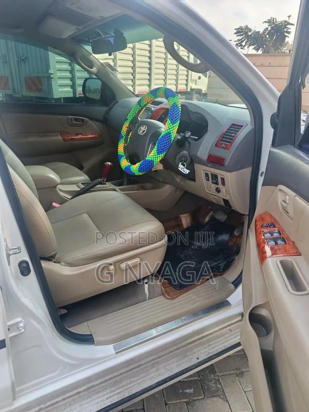 Toyota Hilux 2013 White