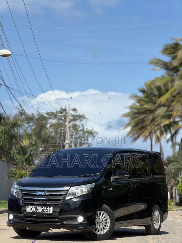 Toyota Noah 2016 Black