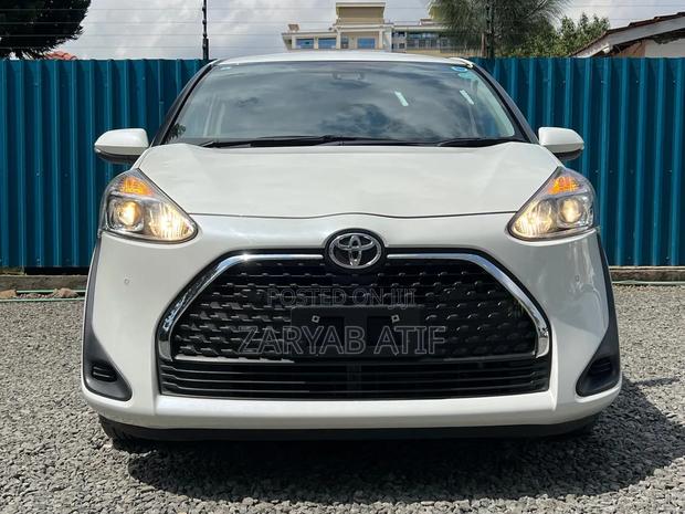 Toyota Sienta 2019 White