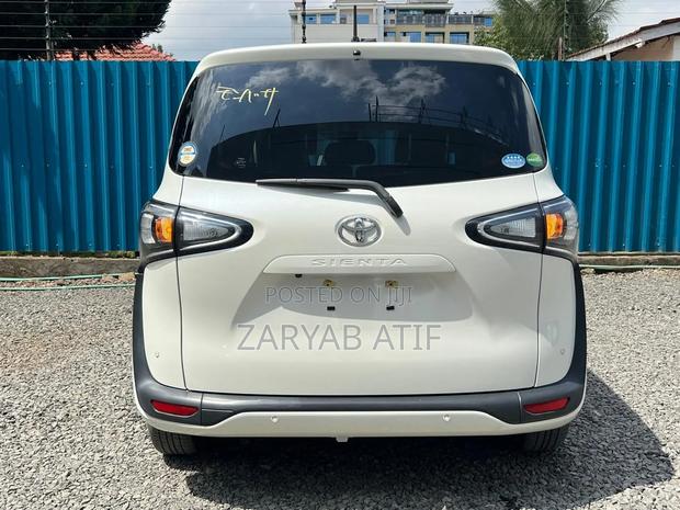 Toyota Sienta 2019 White