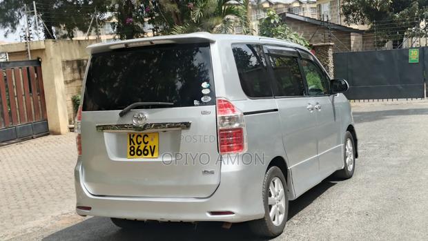 Toyota Noah 2008 Silver