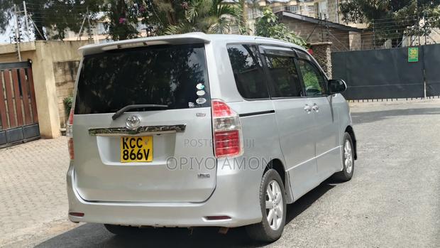 Toyota Noah 2008 Silver
