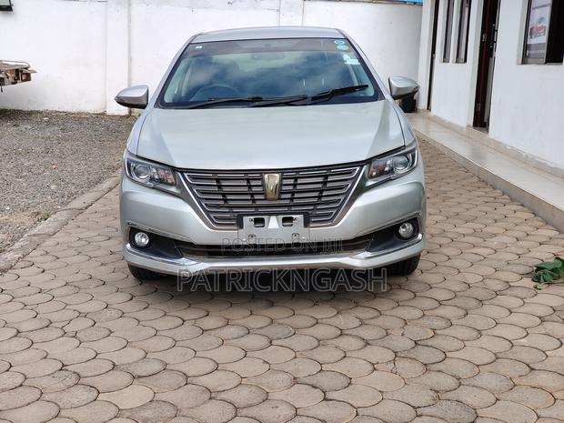 Toyota Premio 2017 Silver