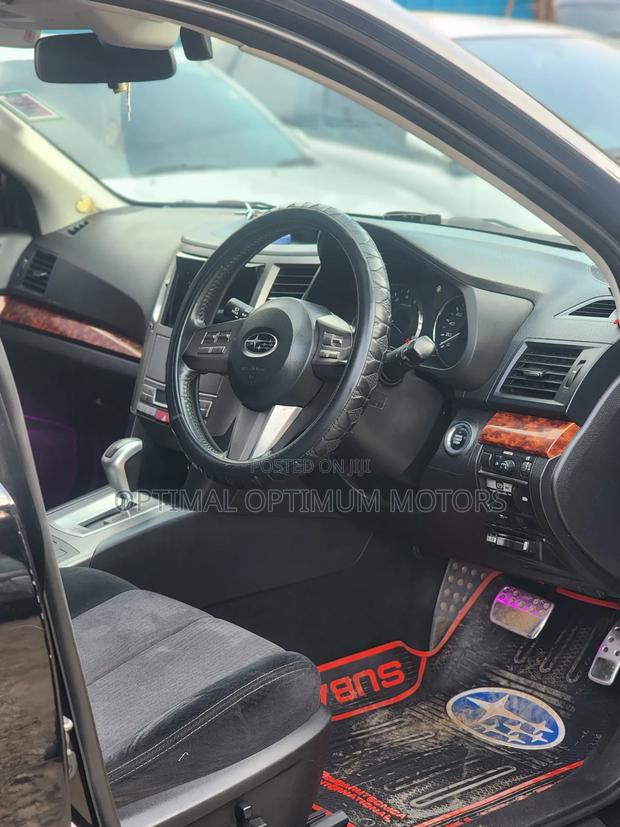 Subaru Outback 2011 Black