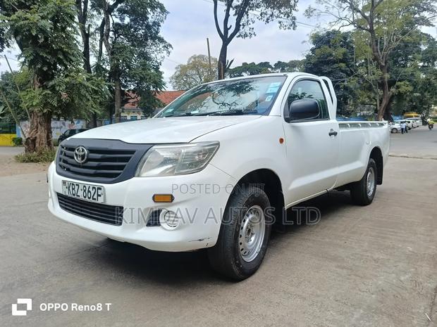 Toyota Hilux 2014 White