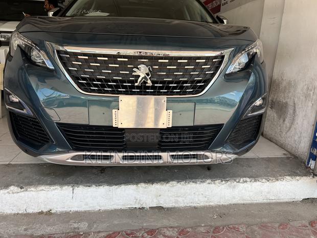 Peugeot 5008 2019 Green
