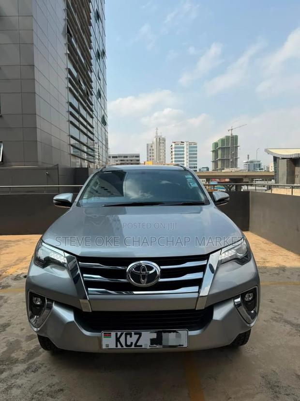 Toyota Fortuner 2019 Silver
