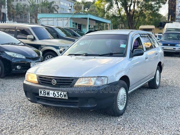 Nissan Advan 2003 Silver