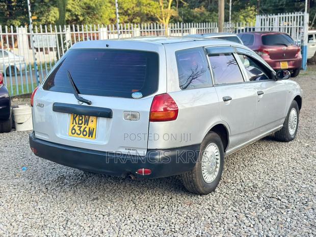 Nissan Advan 2003 Silver