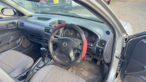 Nissan Advan 2003 Silver