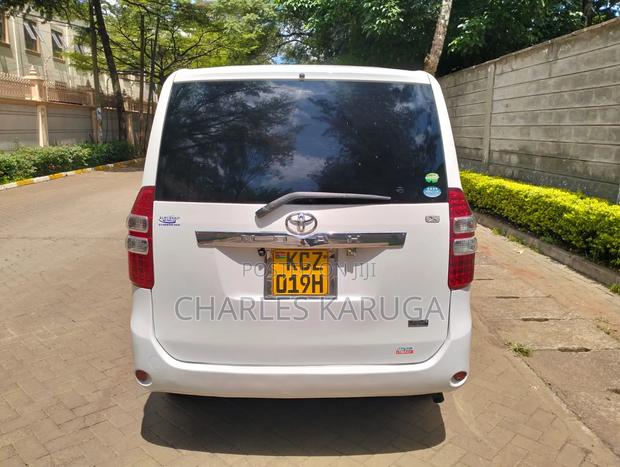 Toyota Noah 2013 White