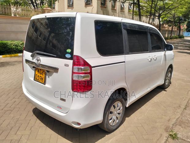 Toyota Noah 2013 White