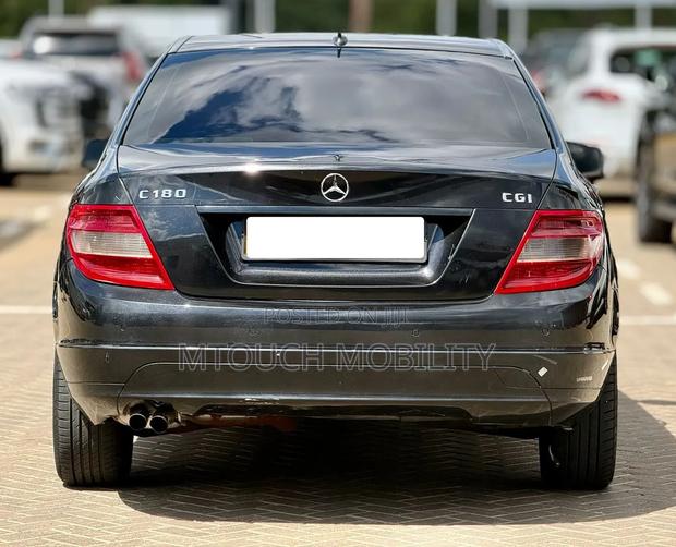 Mercedes-Benz C180 2010 Black