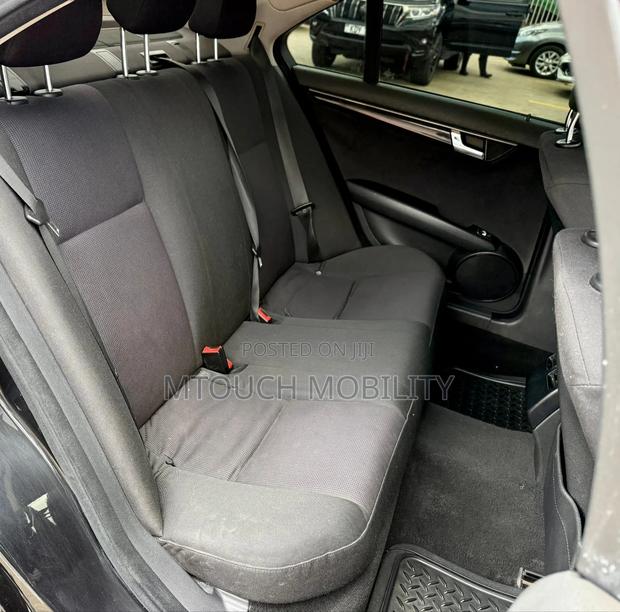 Mercedes-Benz C180 2010 Black