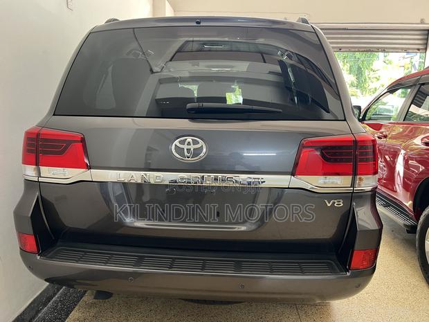 Toyota Land Cruiser 2019 Gray