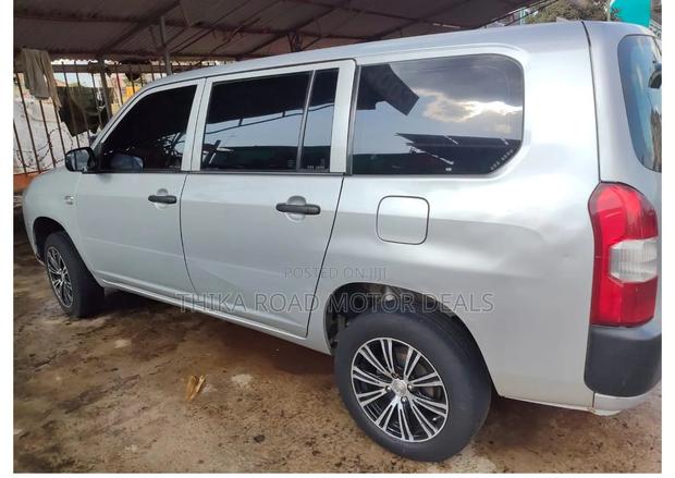 Toyota Probox 2017 Silver