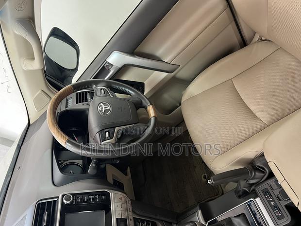 Toyota Land Cruiser Prado 2020 White
