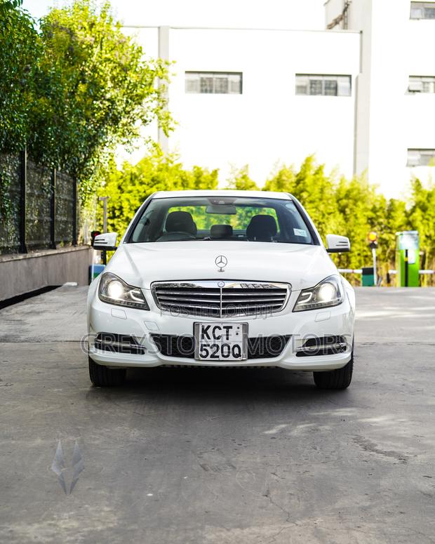 Mercedes-Benz C200 2011 White