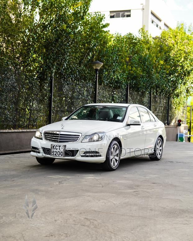 Mercedes-Benz C200 2011 White